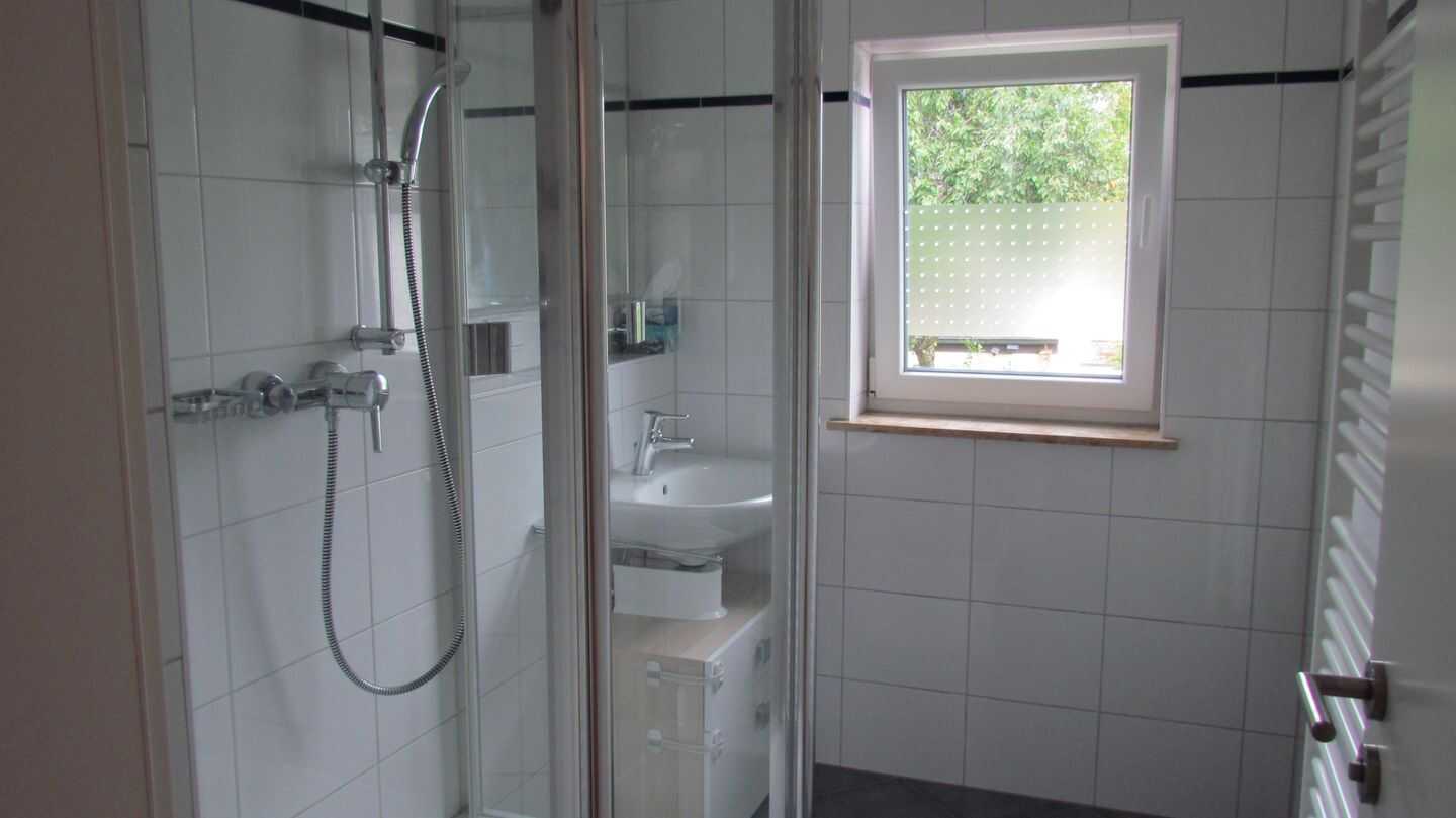 Stilvolle, neuwertige 3-Zimmer-Wohnung mit Balkon und Einbauküche – Ingolstadt – Vorschaubild 4