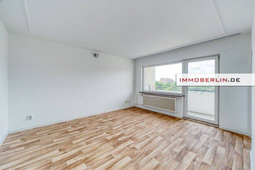 IMMOBERLIN.DE - Gepflegte Wohnung mit Westloggia & Tiefgaragenplatz in Ruhelage – Berlin – Vorschaubild 2