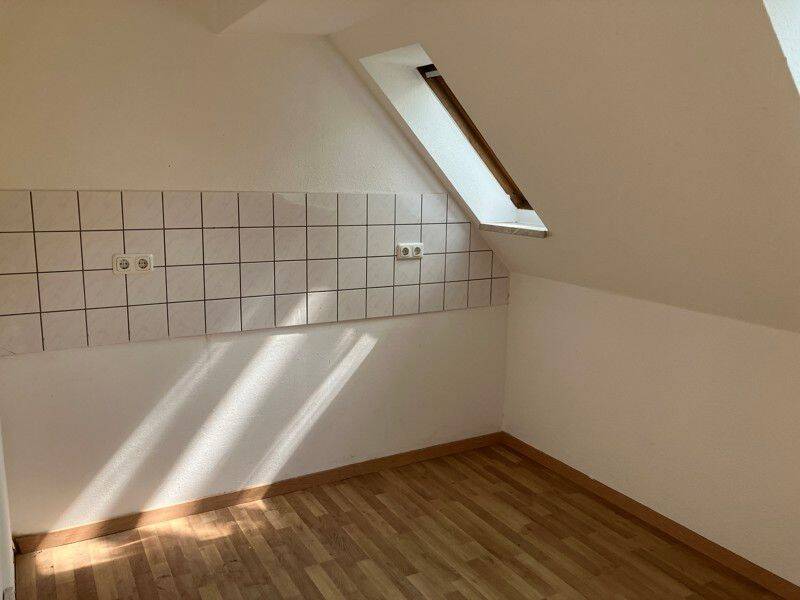 Großzügige 3-Zimmer-Dachgeschosswohnung wartet auf SIE! – Gelsenkirchen – Vorschaubild 7