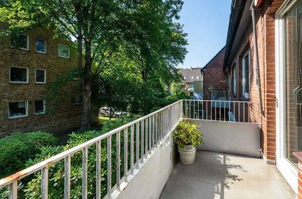 Bereit zum Einzug! Renovierte, zentrale 3-Zimmer-Wohnung mit Balkon – Hamburg – Vorschaubild 4