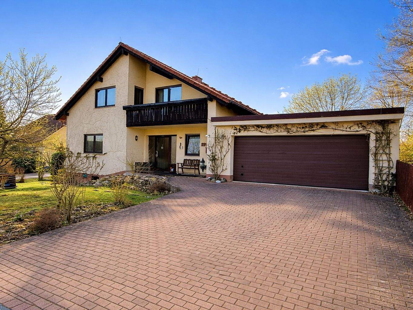 Großzügiges Wohnerlebnis mit Panoramablick: Ihr neues Zuhause im Itzgrund – Itzgrund – Bild 1 von 9