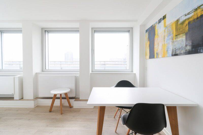 Stilvoll möblierte Etagenwohnung mit Balkon und modernem Ambiente zum Wohlfühlen – Düsseldorf – Vorschaubild 3