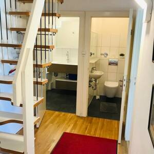 Ihre gutgeschnittene 4-Zimmer-Maisonettewohnung mit Nutzfläche im 3. OG / Süd-Balkon/ ab sofort frei