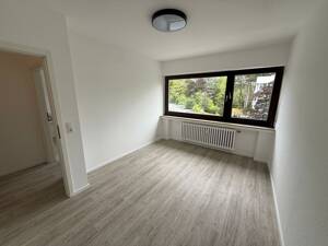 2er WG mit je 1 Zi oder als 2 Zimmer-Whg nutzbar. Ruhig, zentral, Rheinnähe mit klasse Verkehrsanbindung.