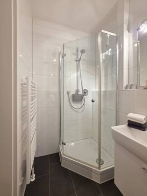 Courtagefrei und am Ziel Ihrer Suche! Modernes Wohnen auf zwei Ebenen mit Terrasse und Balkon – 22303 Hamburg – Vorschaubild 6