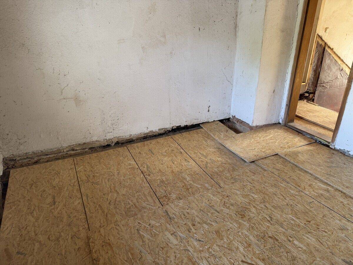 !PROVISIONSFREI! Liebenswertes Einfamilienhaus in Morschen-Binsförth (5-8 Zi.) mit Scheune zu sanieren ++ ruhige Lage ++ Open-House-Besichtigung am 01 – Morschen – Vorschaubild 9