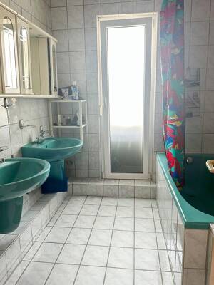 Schöne 2-Zimmer-Wohnung mit großem Balkon und Einbauküche – 70376 Stuttgart – Vorschaubild 4