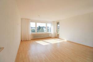 Lichtdurchflutete 2,5-Zimmer-Wohnung im 8. OG - Modernisiert, bezugsfrei, inkl. Einbauküche & Garage – 75180 Pforzheim – Vorschaubild 2