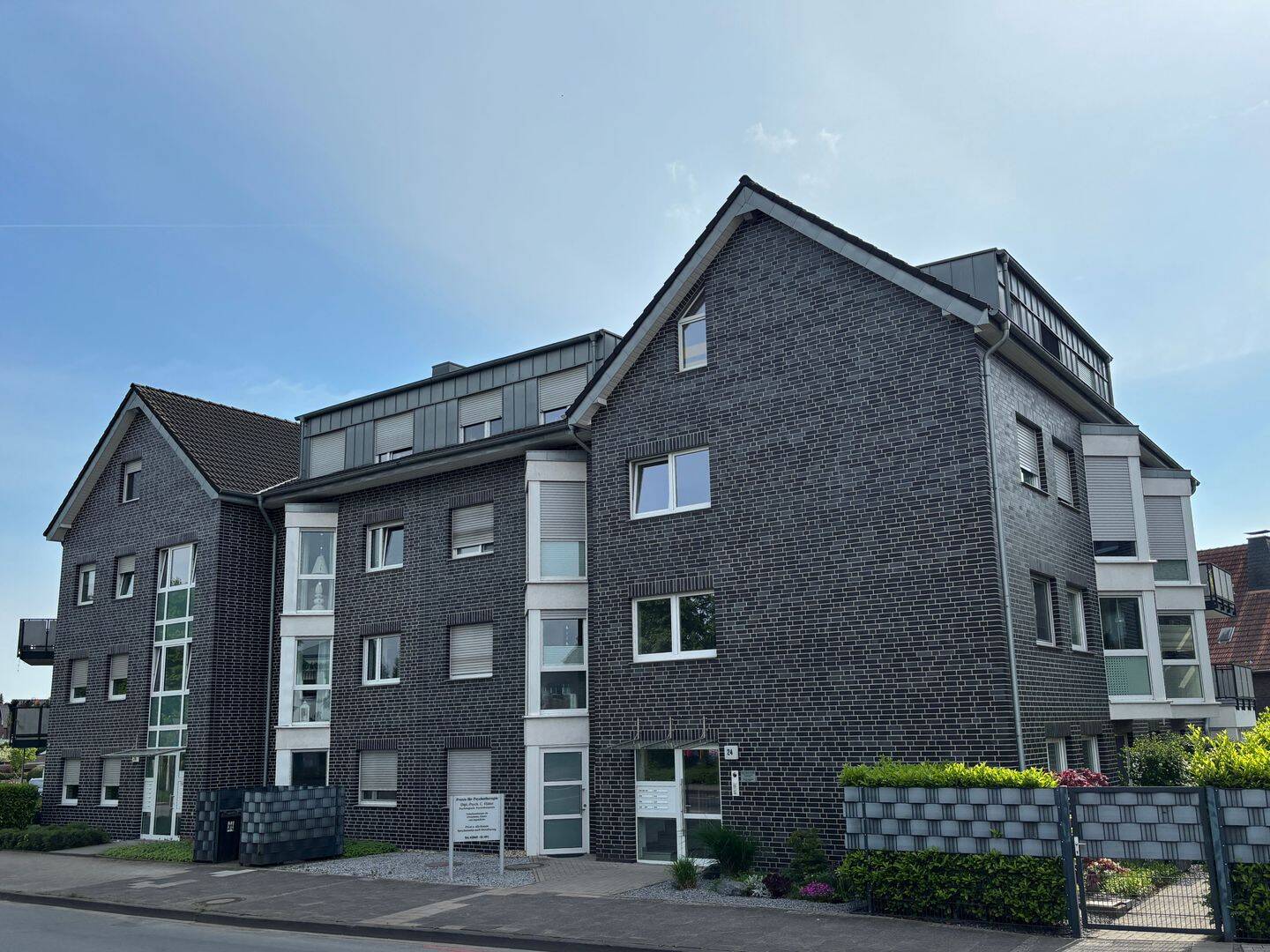 Helle 3,5-Zimmer Wohnung mit Balkon, TG & Aufzug in Kirchhellen-Mitte (provisionsfrei, barrierearm) bezugsfrei ab August 2026 – Bottrop – Vorschaubild 2