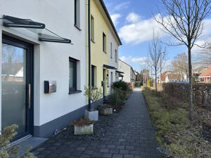 PURNHAGEN-IMMOBILIEN - Modernes und gepflegtes Reihenendhaus mit Garage in Bremen-Rönnebeck – 28777 Bremen – Vorschaubild 2