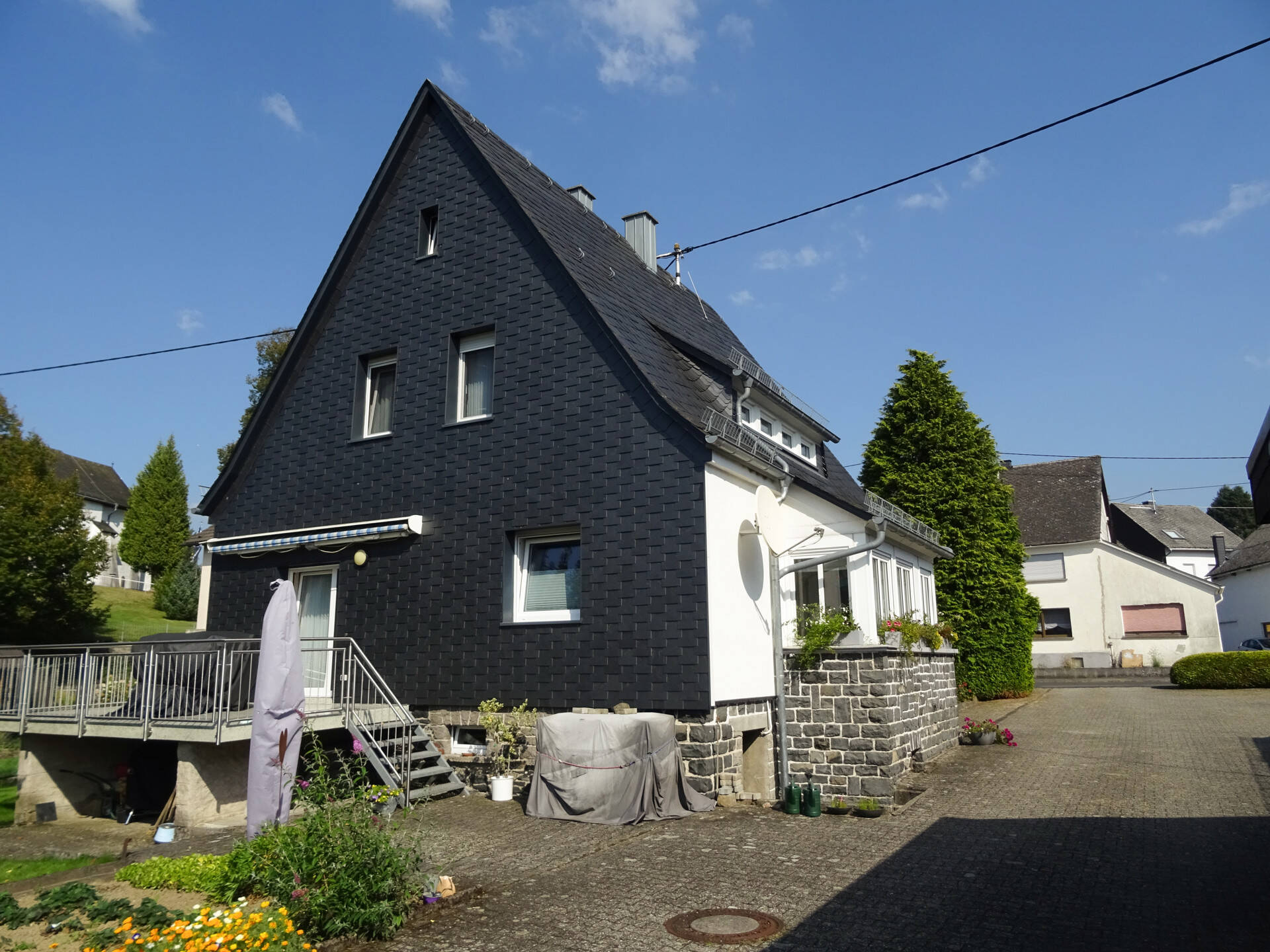 Attraktives Gesamtpaket: Einfamilienhaus und Wohn-/Geschäftshaus auf 1.226 m² Grundstück – Rückeroth – Vorschaubild 4