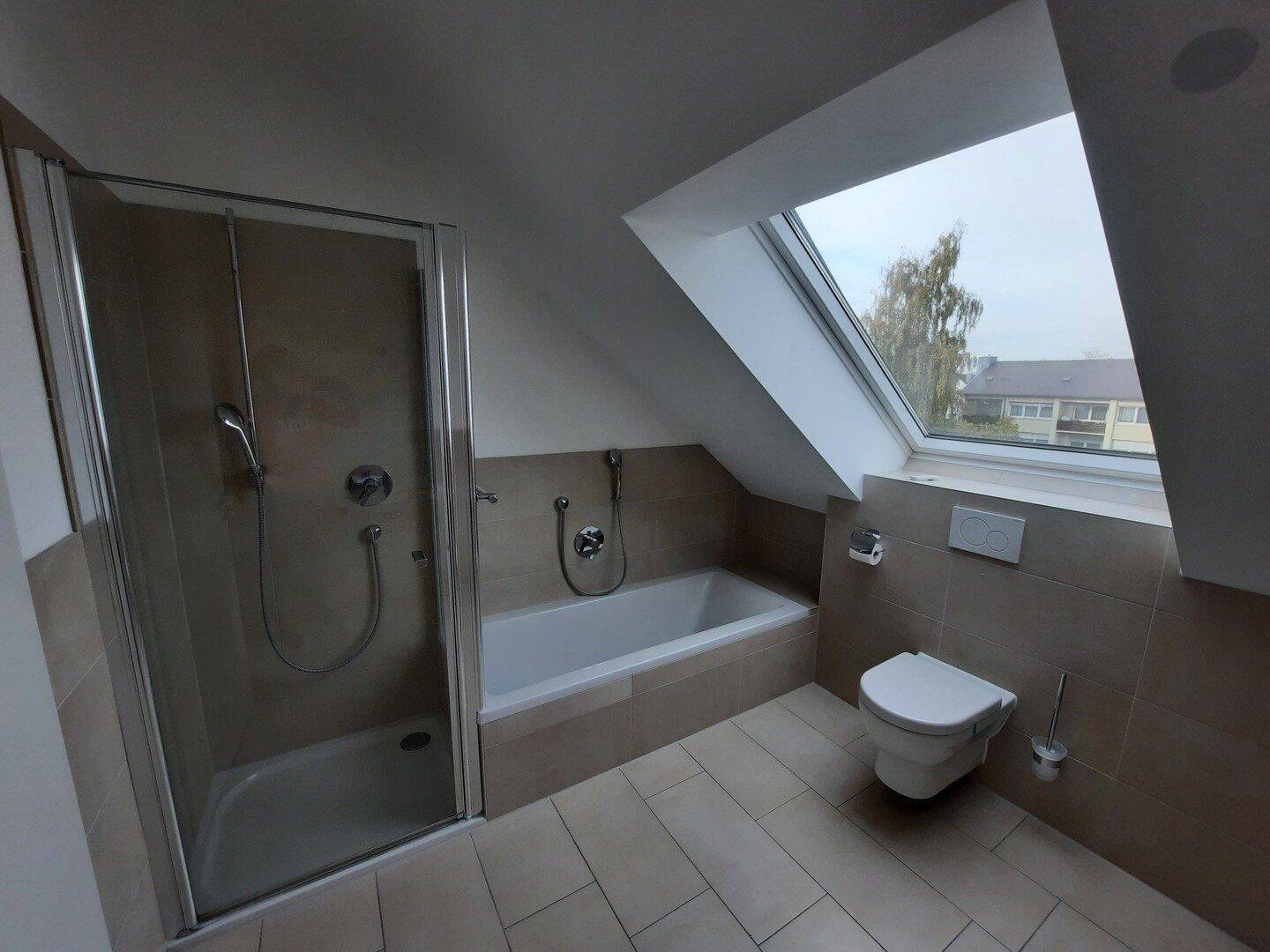 Ideal für Singles oder Paare-Hochwertige DG-Wohnung in Bestlage von Ingolstadt – Ingolstadt – Vorschaubild 8
