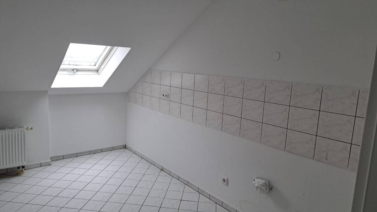 bezugsfertige 3-Raumwohnung in der Innenstadt, 5. Etage mit Aufzug – Chemnitz – Vorschaubild 5
