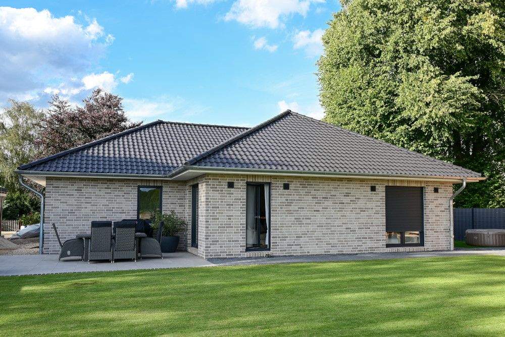 Traumhafter Winkel-Bungalow für Ihr Grundstück – Göhl – Vorschaubild 2