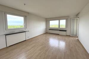 Freie 2-Zimmer-Wohnung mit Balkon im 5. Obergeschoss!