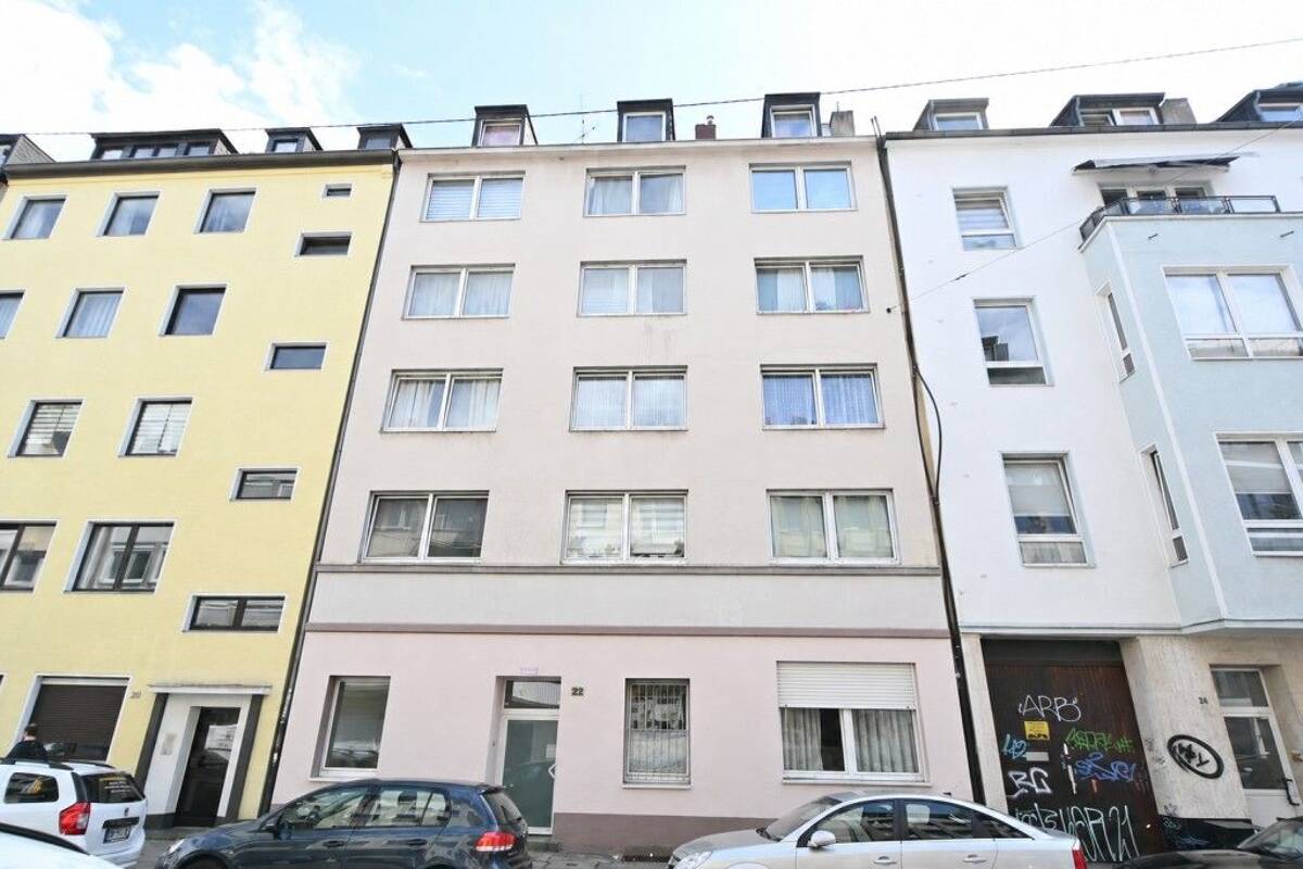Investitionschance in Düsseldorf-Friedrichstadt: Mehrfamilienhaus mit 14 Einheiten und Entwicklungspotenzial in zentr... – 40215 Düsseldorf – Bild 1 von 8
