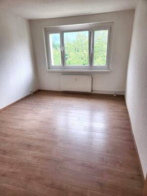 Schöne 3-Zimmer-Wohnung mit EBK u. Balkon in Görlitz (Weinhübel) – 2827 Görlitz – Vorschaubild 4