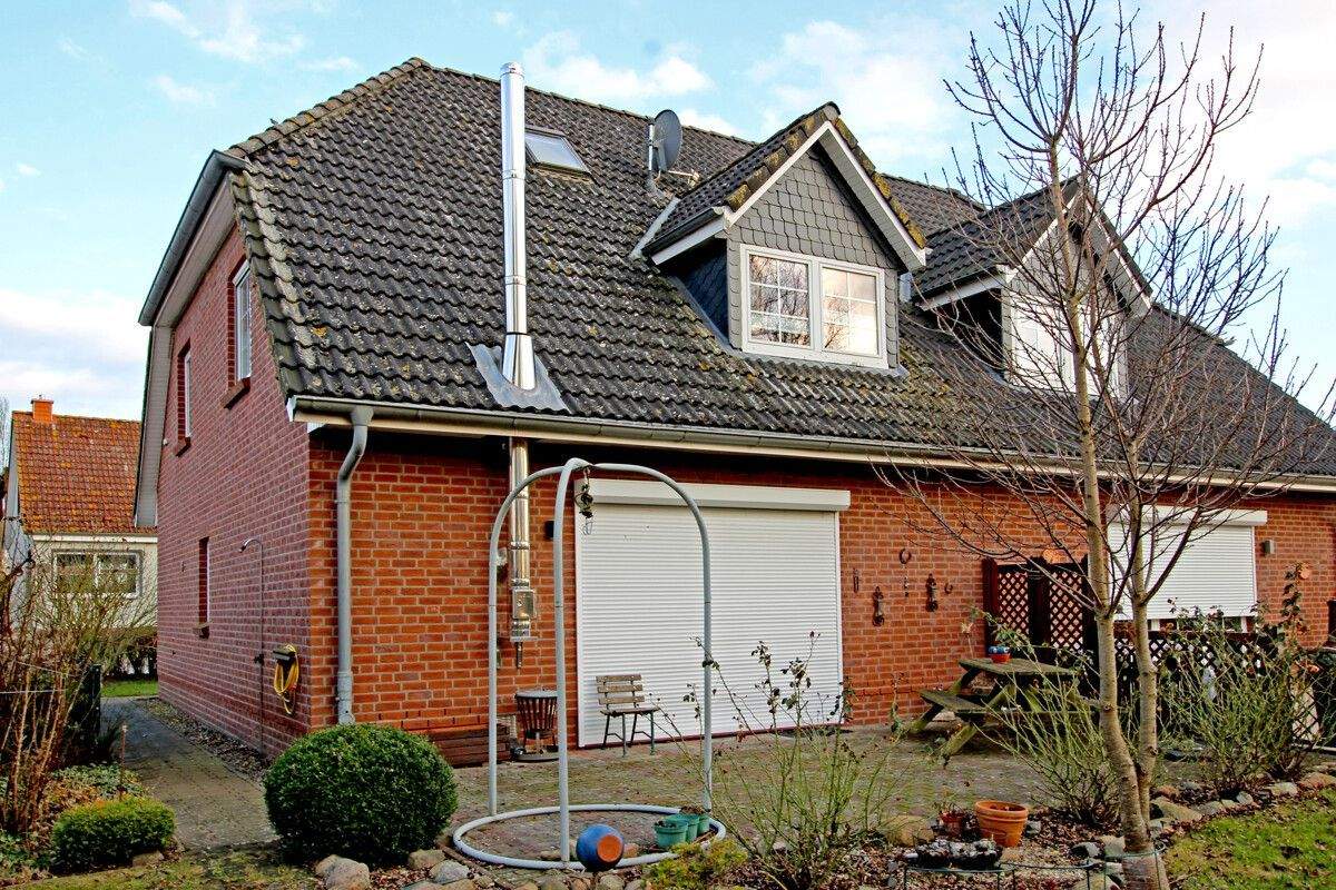 Schönes Wohnhaus mit 5 Zimmern, Kamin, Sauna und Doppelgarage in Nähe des Ostseestrandes ! – Kalkhorst – Vorschaubild 3