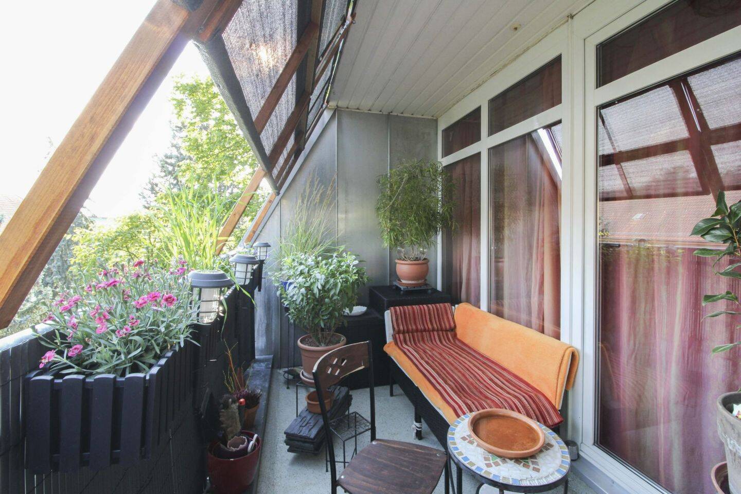 Attraktive Kapitalanlage - Vermietete 2-Zimmer-Dachgeschosswohnung mit Südbalkon in Spandau – Berlin – Vorschaubild 3