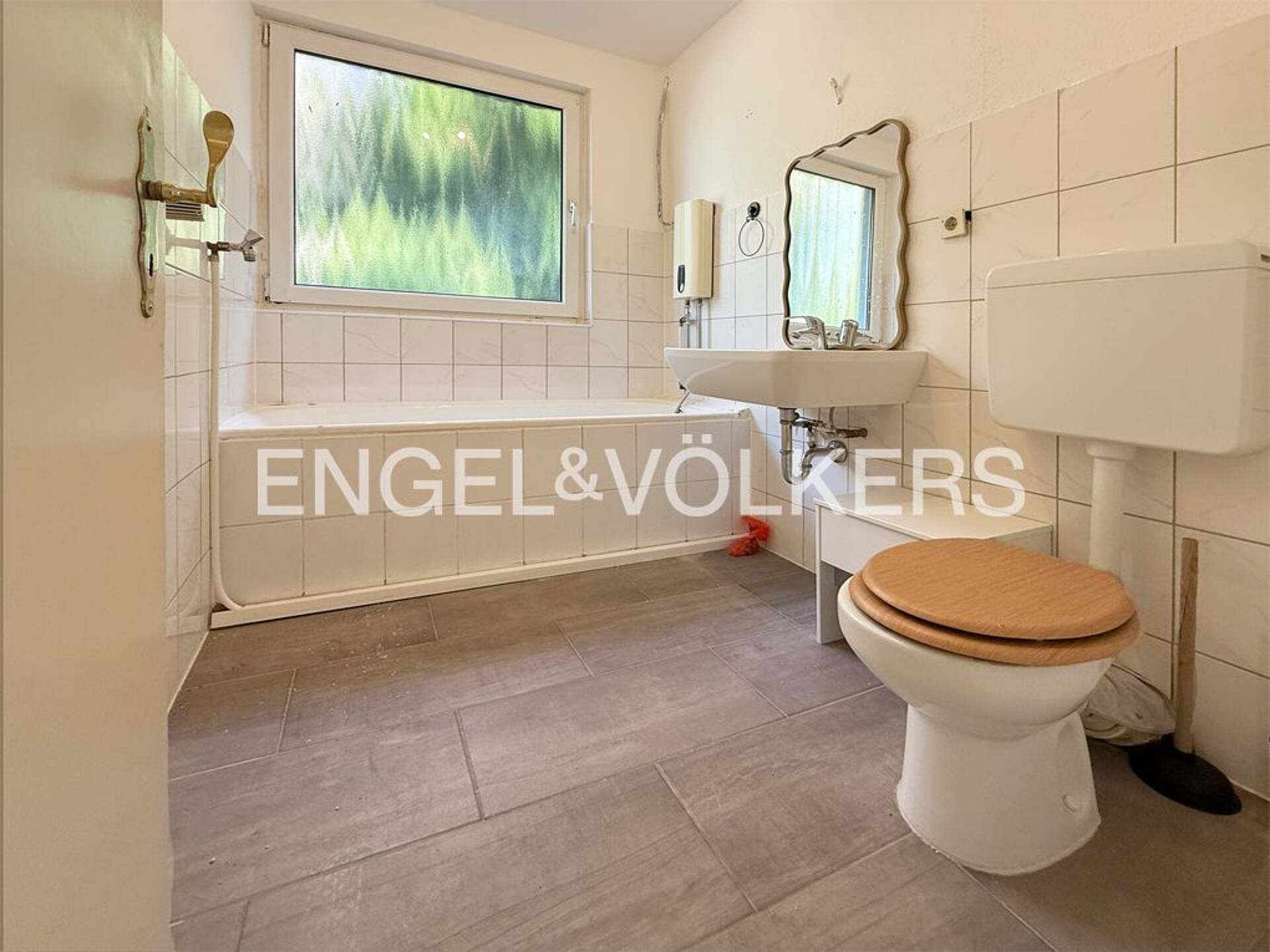 Haus in 56077 Koblenz mit 518 m² kaufen