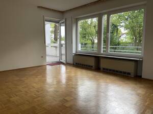 FREI! Renovierungsbedürftige Wohnung Nahe Zentrum und Bahnhof – 82131 Gauting – Vorschaubild 4