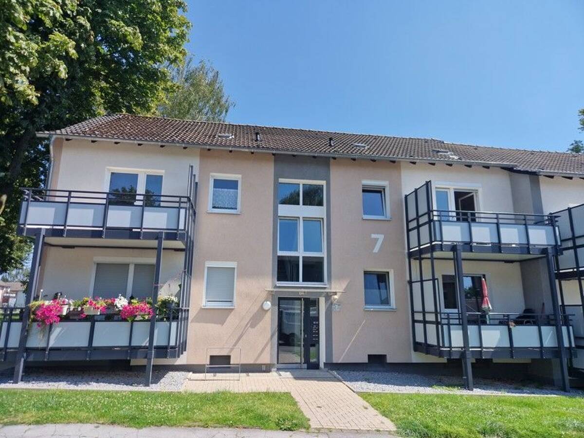 Sehr schöne 3-Zimmer Wohnung mit großem Balkon! – 44359 Dortmund – Bild 1 von 4