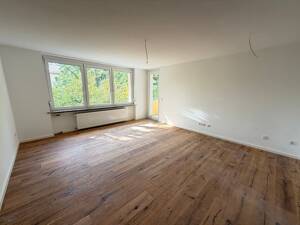 Attraktive & frisch renovierte 3-Zi.-Whg. mit Balkon in Erlangen Innenstadt (provisionsfrei)