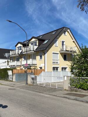 Wohnraum auf zwei Ebenen: Gartenwohnung mit zwei Terrassen, flexiblem Souterrain & S-Bahn-Anbindung – 80999 München – Vorschaubild 1