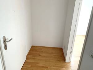 Attraktive 3-Zimmer-Wohnung in ruhiger Lage mit Wohnberechtigungsschein (Stufe II) – 93055 Regensburg – Vorschaubild 7