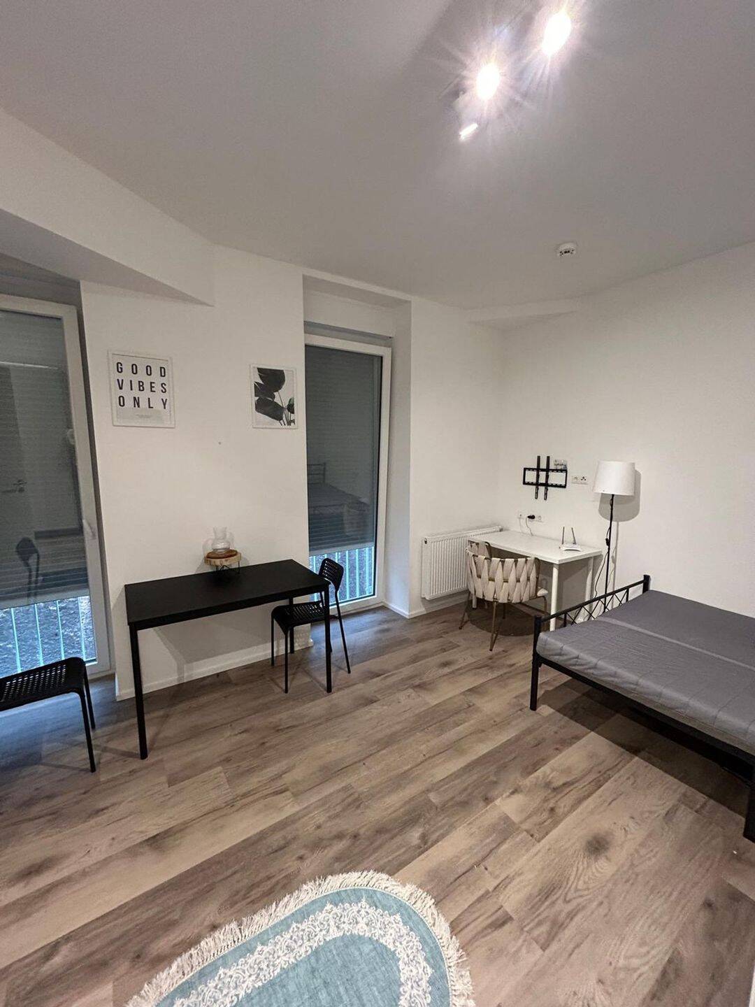 Mitten in STUTTGART ! Wunderschöne vollmöbilierte Studioapartments zur Miete