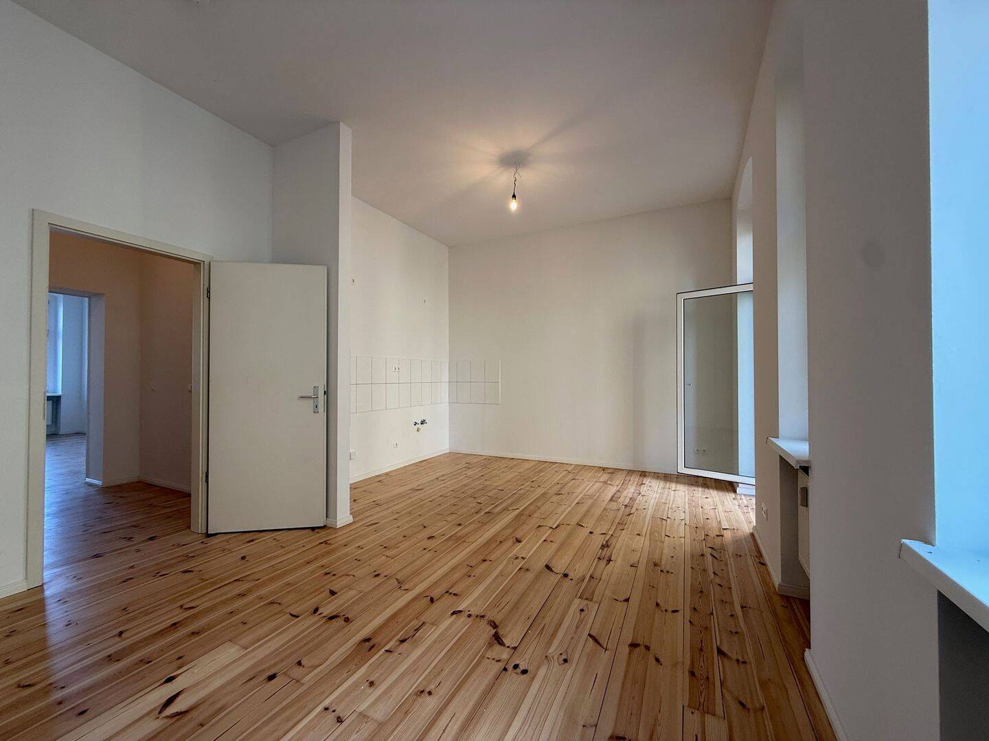 Bezugsfreie, charmante 2-Zimmer-Altbauwohnung mit Balkon, fußläufig vom Weißensee entfernt! – Berlin – Vorschaubild 7