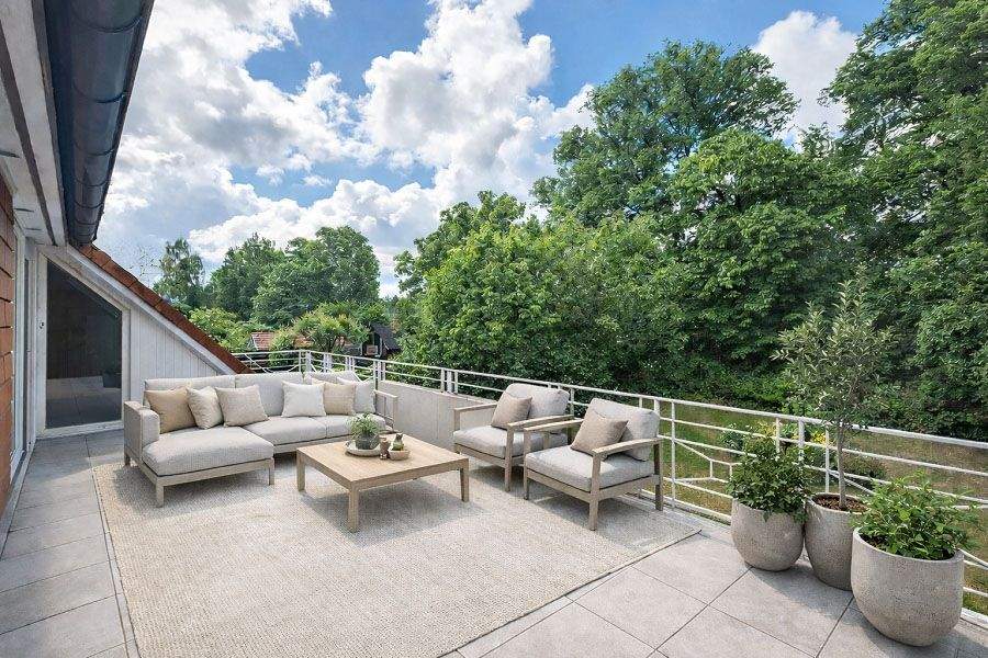 Repräsentative Maisonette-Wohnung mit Einfamilienhaus-Charakter, 4 Balkonen, Doppelcarport u. Sauna! – Groß Grönau – Vorschaubild 7