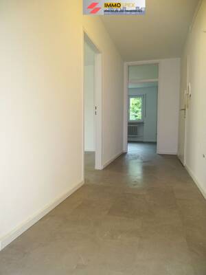 Sehr gut geschnittene 3-Zimmer- Wohnung, neu renoviert in Top-Lage! – 79100 Freiburg im Breisgau – Vorschaubild 5
