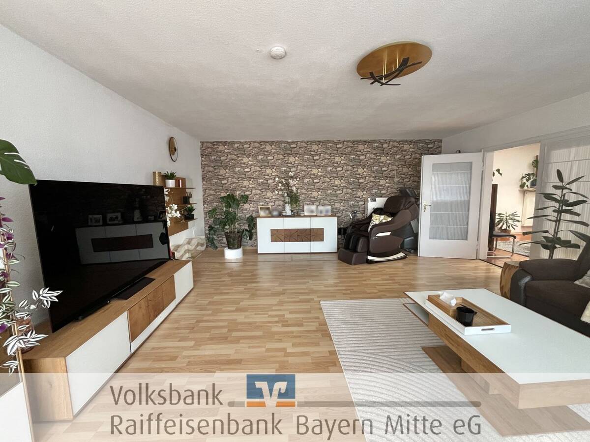 Zentrales Wohnen auf großzügiger Fläche – 85055 Ingolstadt – Bild 1 von 9