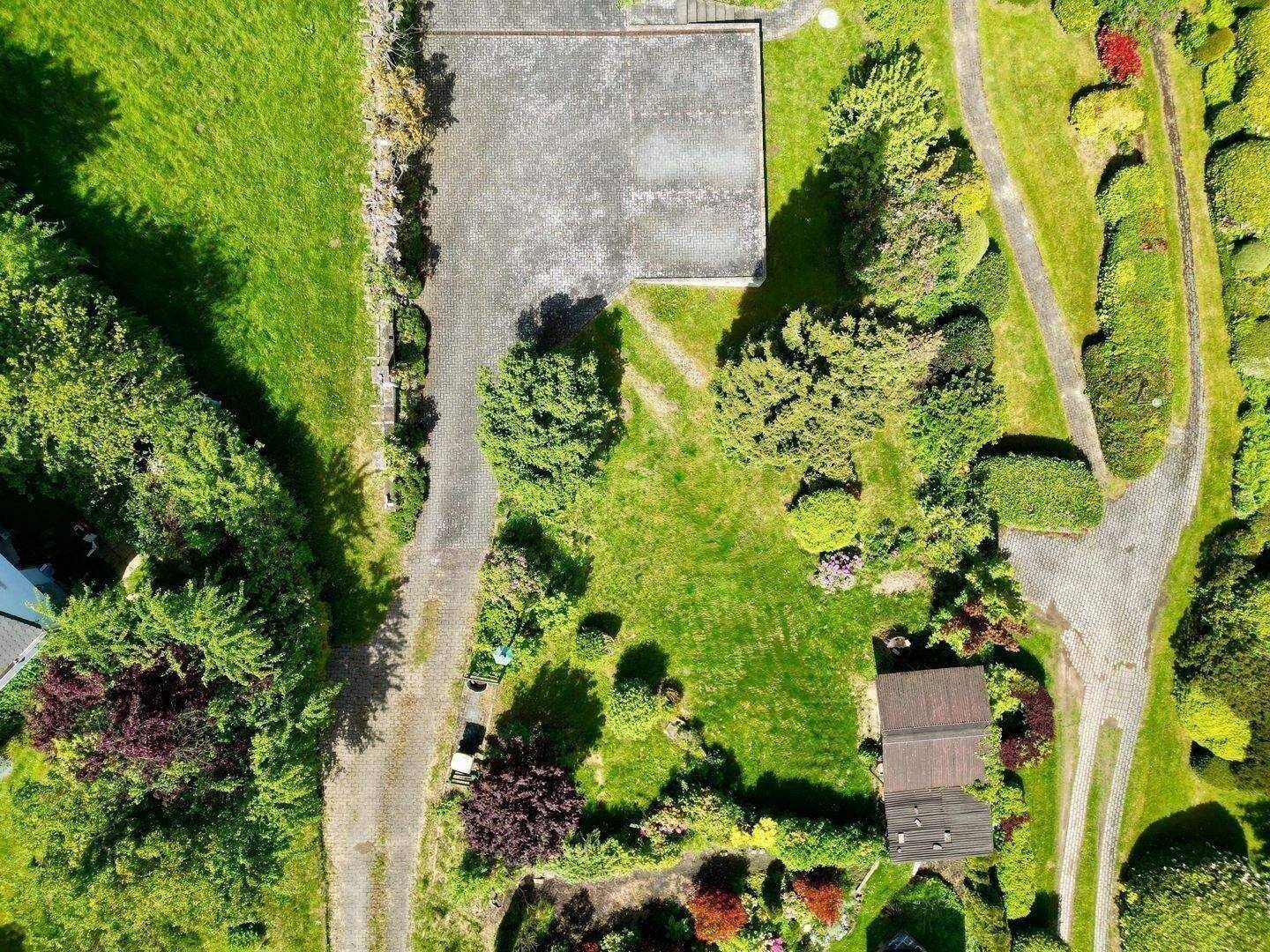 Einzigartiges Anwesen mit Traumgrundstück und Fernblick über Kaufungen – Kaufungen – Vorschaubild 4