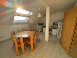 Lichtdurchflutete, möblierte 3-Zimmer-Dachgeschosswohnung (72 m2) – 70372 Stuttgart – Vorschaubild 8