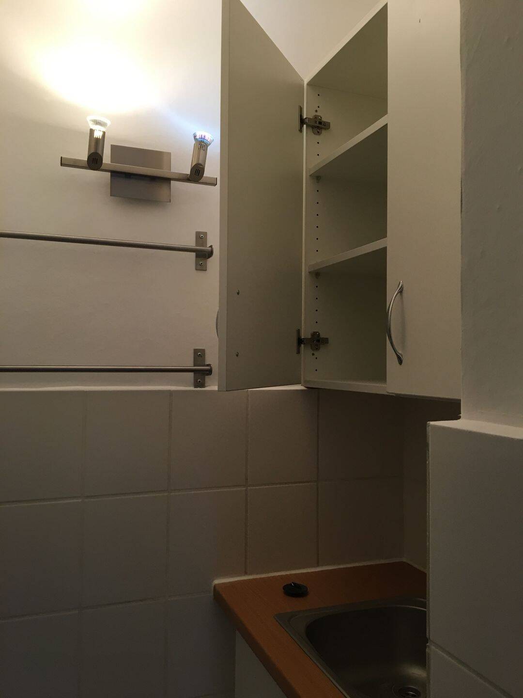 Renoviertes Ein-Zimmer-Apartement mit Blick ins Grüne – Hamburg – Vorschaubild 5