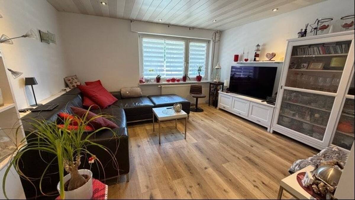 Stuttgart-Bad Cannstatt - Perfekte Stadtwohnung - mit bester Anbindung an den ÖPNV! – 70374 Stuttgart – Bild 1 von 9