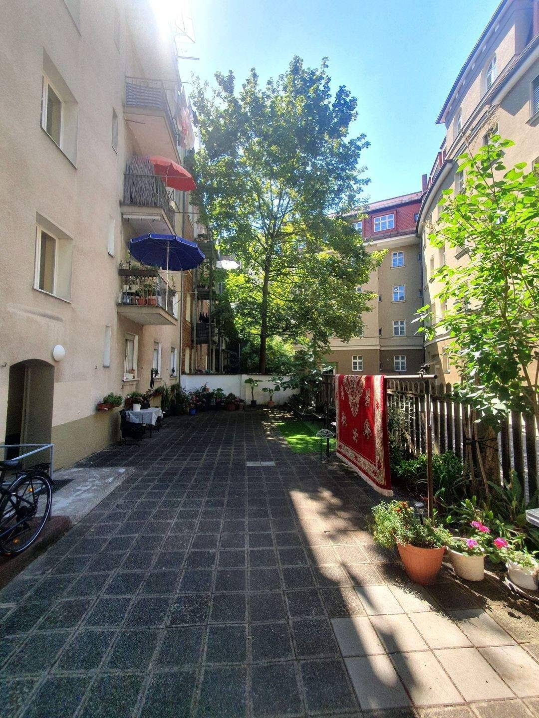 Gepflegte vermietete 3-Zimmer-Wohnung mit Küchenbalkon in ruhiger Nordstadtlage Nähe U-Bahn – Nürnberg – Vorschaubild 9