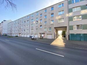 ACHTUNG SOMMERAKTION ! Geräumige Kapitalanlage mit Balkon in D-Rath! Provisionsfrei!