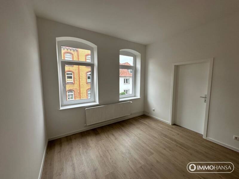 Zu sofort!: Bezaubernde, renovierte 3-Zimmer Wohnung in zentraler Lage Uelzens