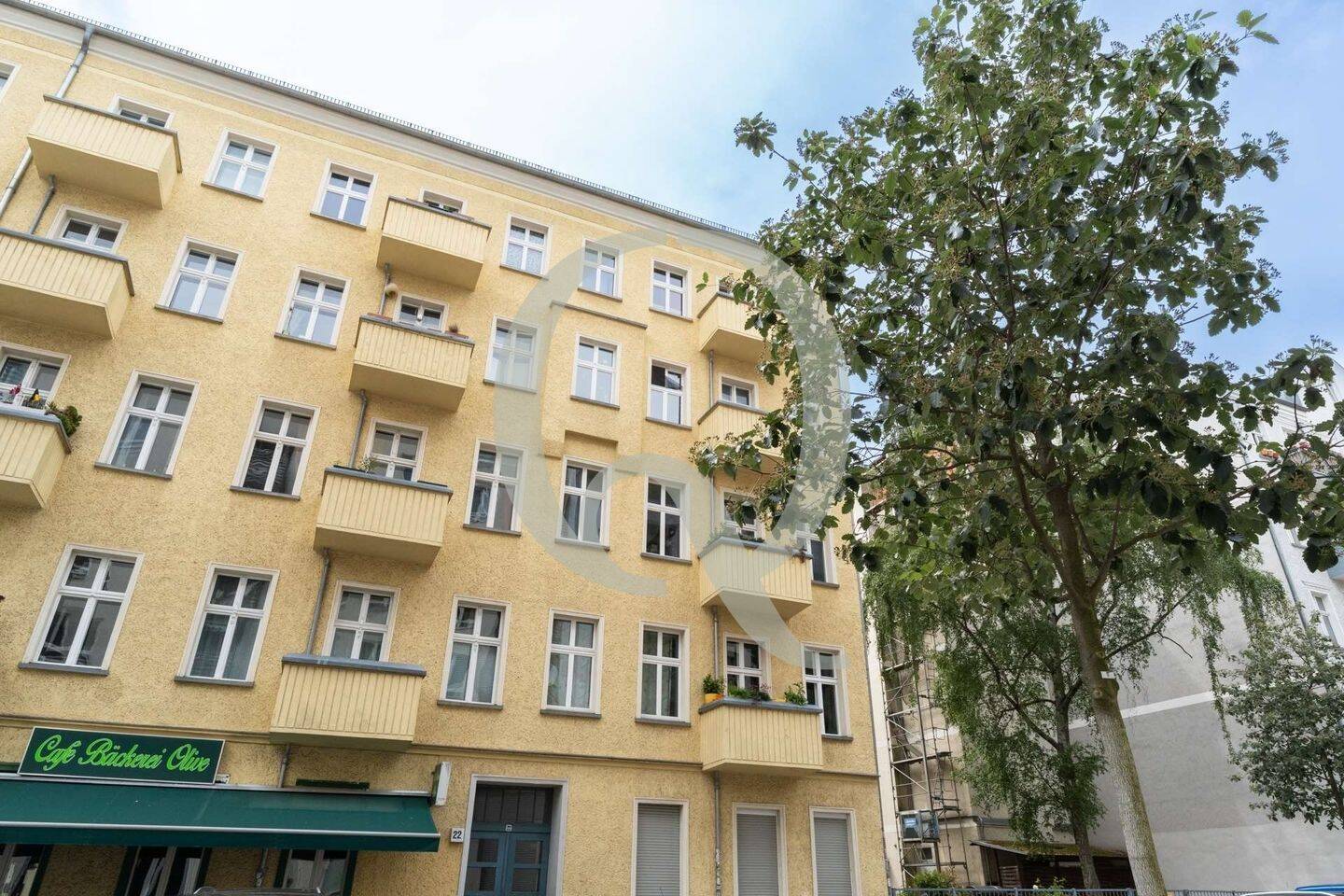 2-Zimmer-Altbauwohnung mitten im Kiez