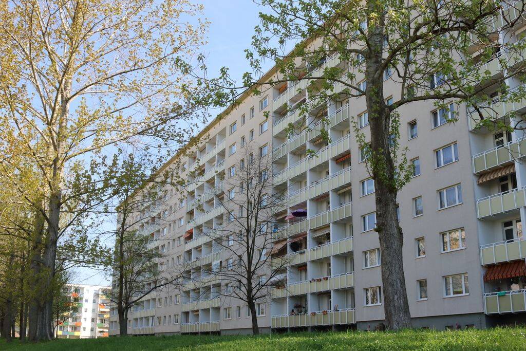 2-Raum-Wohnung mit Balkon in begrünter Wohnanlage – Chemnitz – Vorschaubild 4