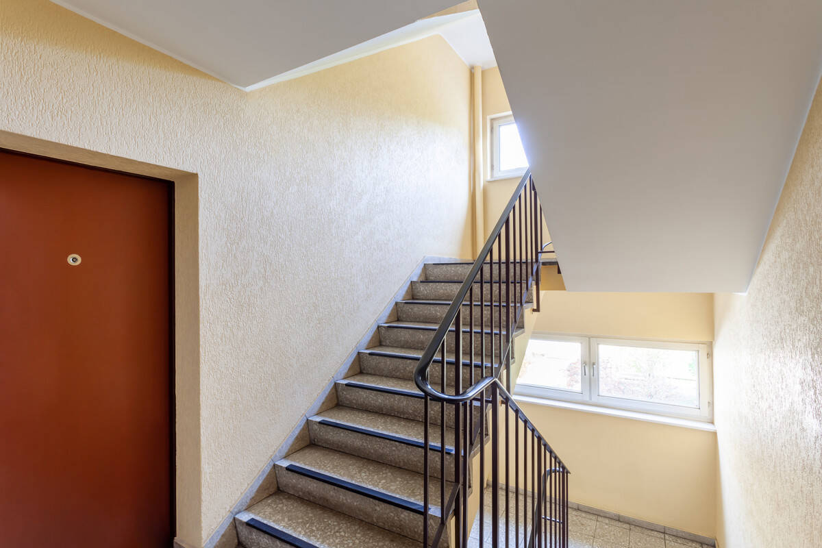 Kantstraße vor der Haustür - perfekt geschnittenes und saniertes 2,5-Zimmer-Raumwunder - City-West – Berlin – Vorschaubild 2
