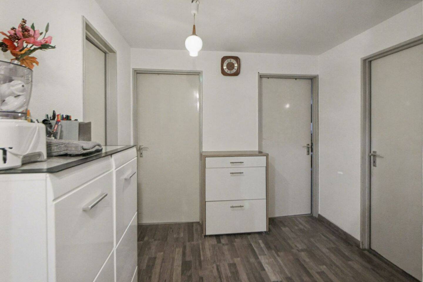 Zentral gelegene 3-Zimmer-Wohnung mit Balkon, TG-Stellplatz und Entwicklungspotenzial – Sindelfingen – Vorschaubild 7
