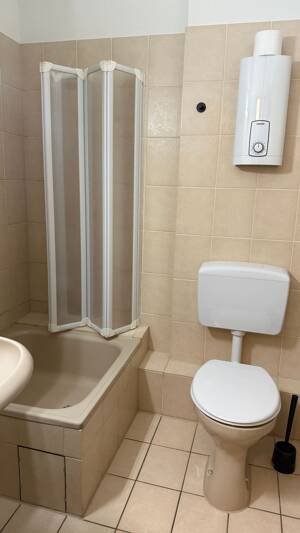 Helle 4 Zi. Dachgeschosswohnung mit Balkon – 45359 Essen – Vorschaubild 5