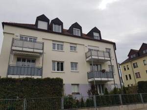 Sonnige 2-RW mit West-Balkon, Einbauküche und Parkett in Dresden Leutewitz / Briesnitz – 1157 Dresden – Vorschaubild 2