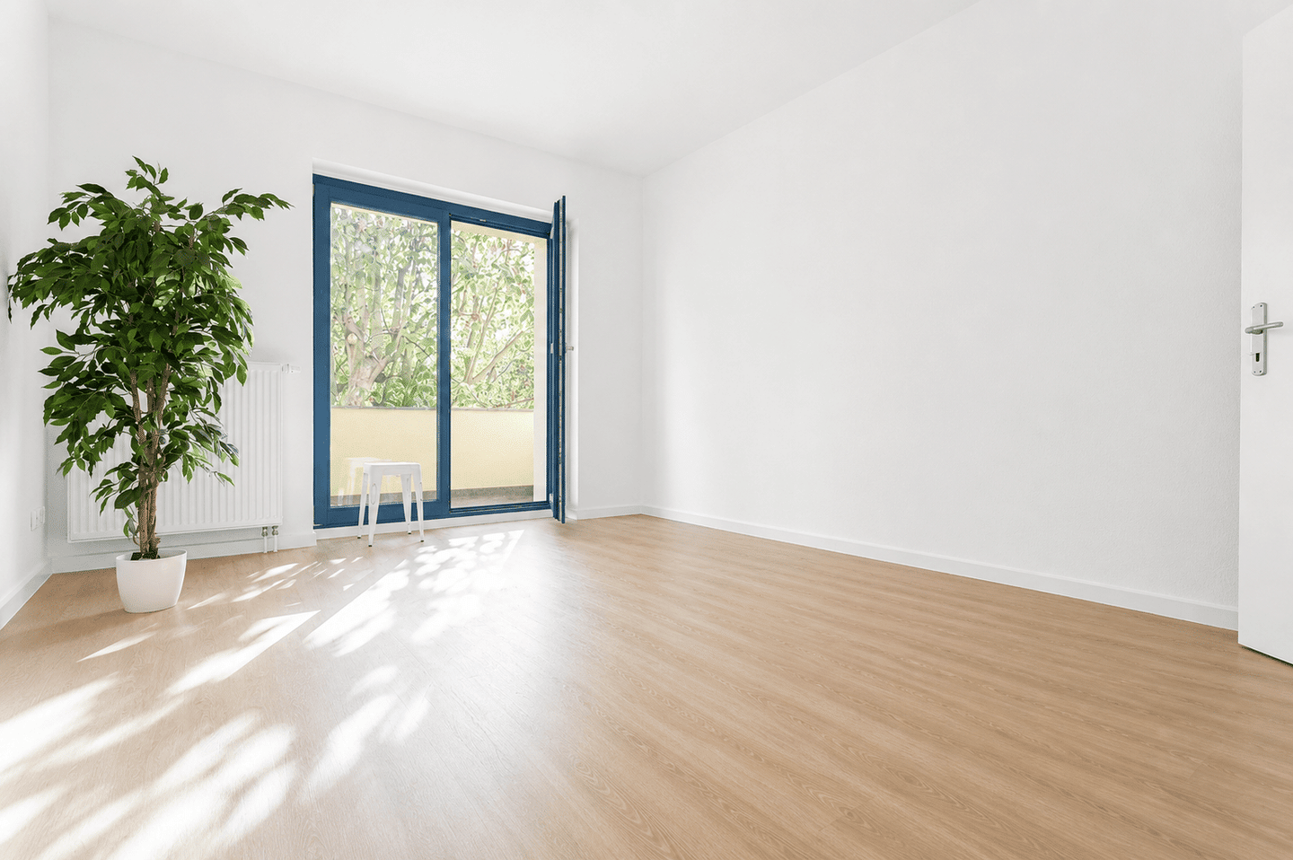 Moderne Gartenwohnung! Neu saniertes Wohlfühlbad & Einbauküche – Magdeburg – Vorschaubild 6