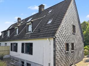 Familienglück auf ca. 754 m² Grundstück - Charmante Doppelhaushälfte mit großem Garten in Essen – 45359 Essen – Vorschaubild 3