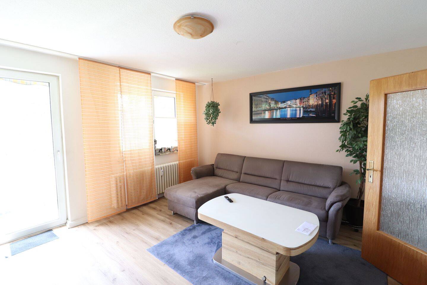 Helle, gepflegte 3,5-Zimmer Wohnung mit Balkon, Fernwärme in Parklage – Oberhausen – Vorschaubild 2